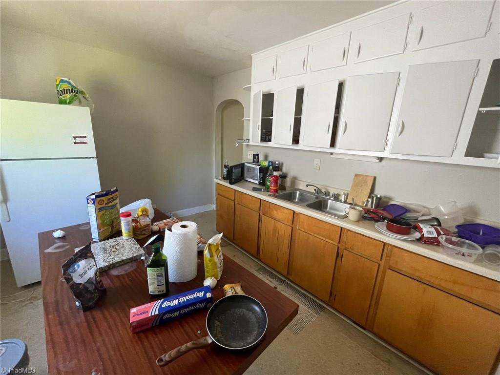 1106 West English Road High Point, NC 27262 - Photo 21 of 34 Unit B kitchen