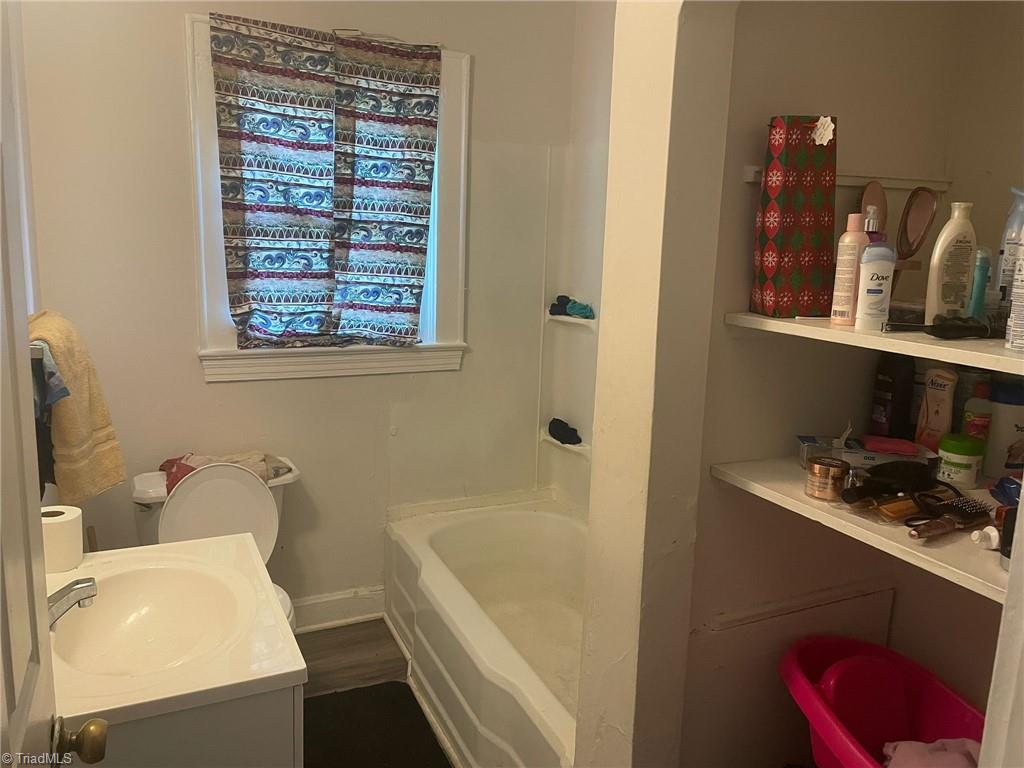1106 West English Road High Point, NC 27262 - Photo 6 of 34 Unit A bath