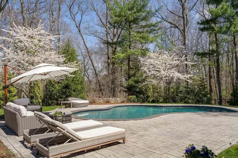 $2,898,000 | 8 Goldman Circle, Bedford, MA 01730