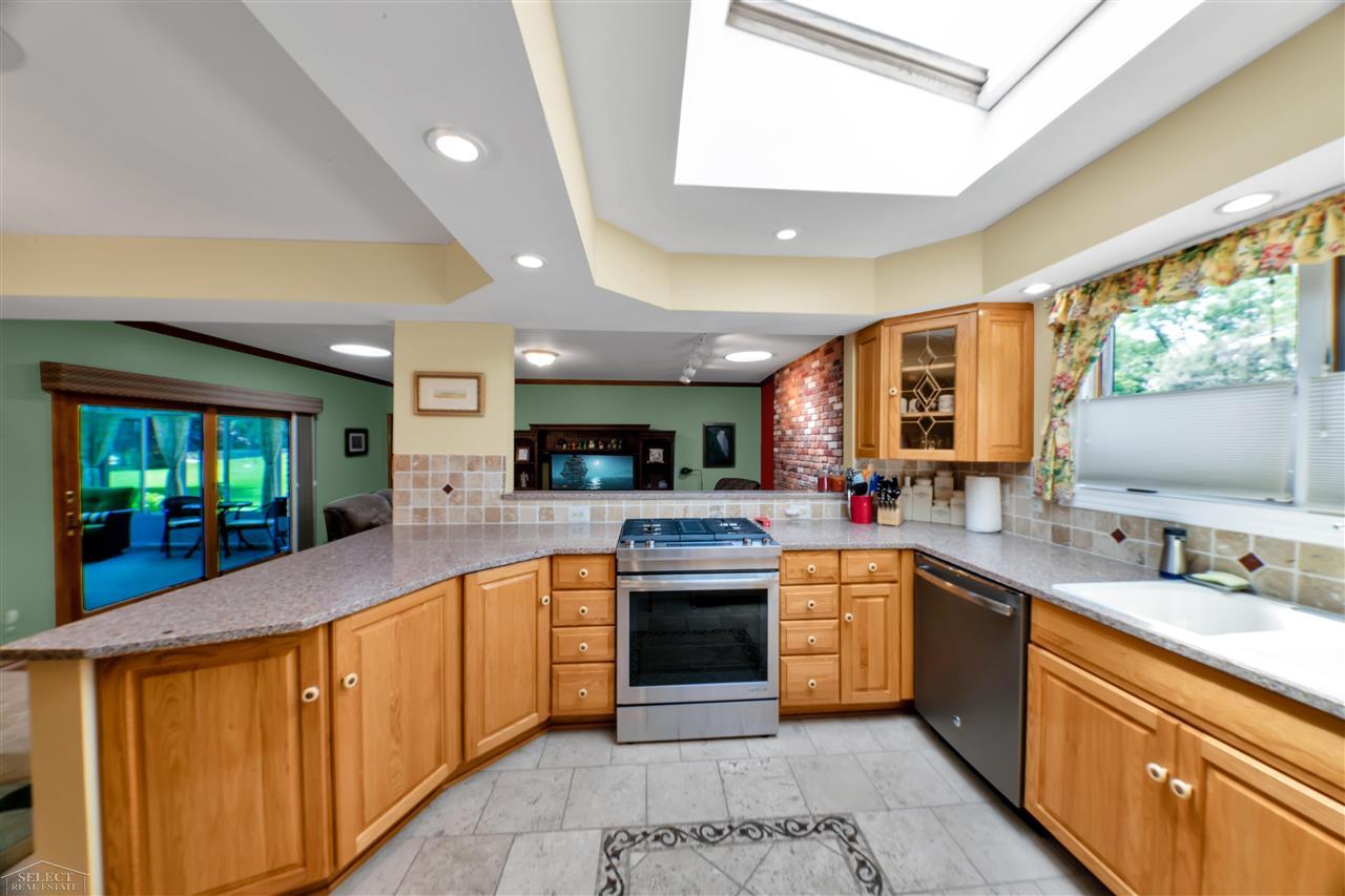 560 John R Road Rochester, MI 48307 - Photo 13 of 51 50044237-12.JPG