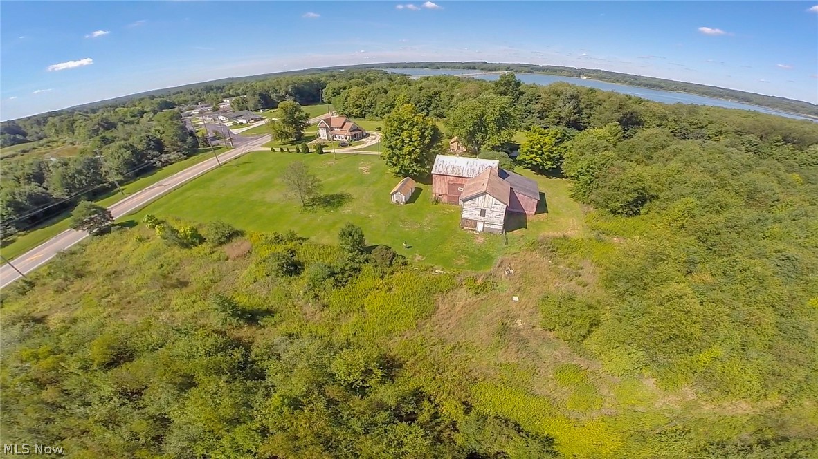 12676 Main Market Road Burton, OH 44021 - Photo 4 of 24