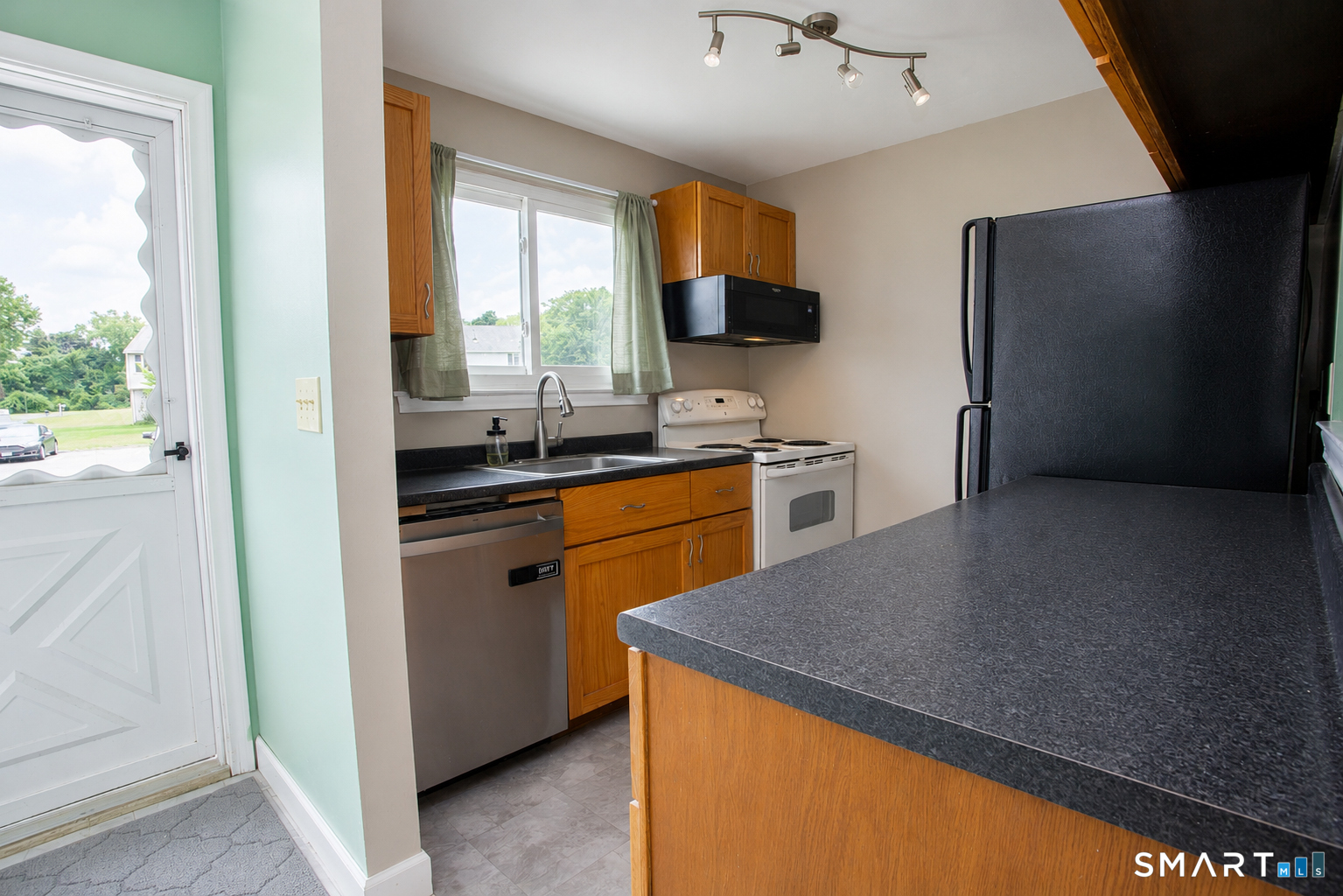16 Seymour Road, Unit 4E East Granby, CT 06026 - Photo 6 of 19