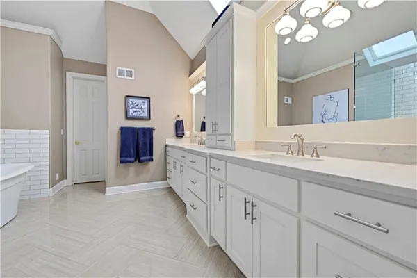 $1,280,000 | 14105 Belinder Street, Leawood, KS 66224