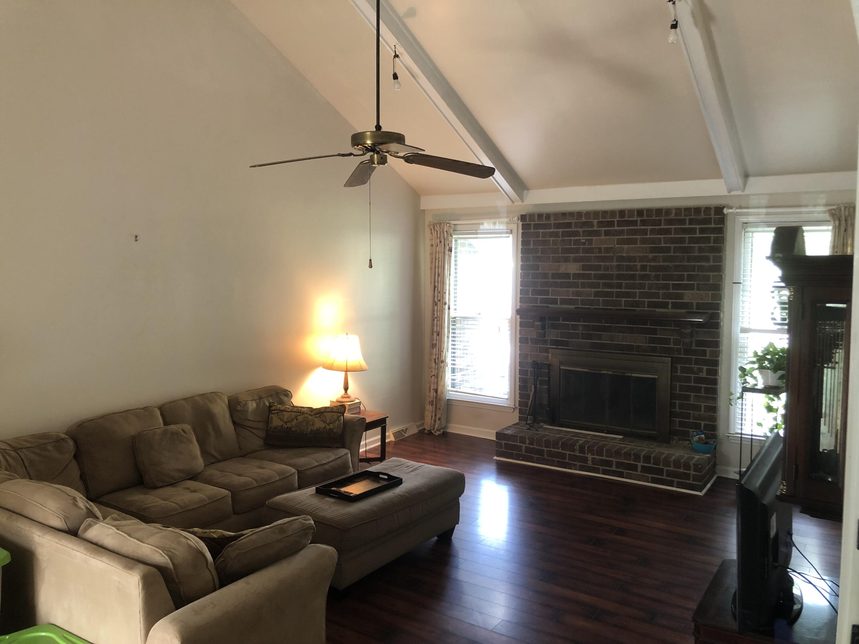 747 Brant Road Charleston, SC 29414 - Photo 3 of 20 IMG_4610