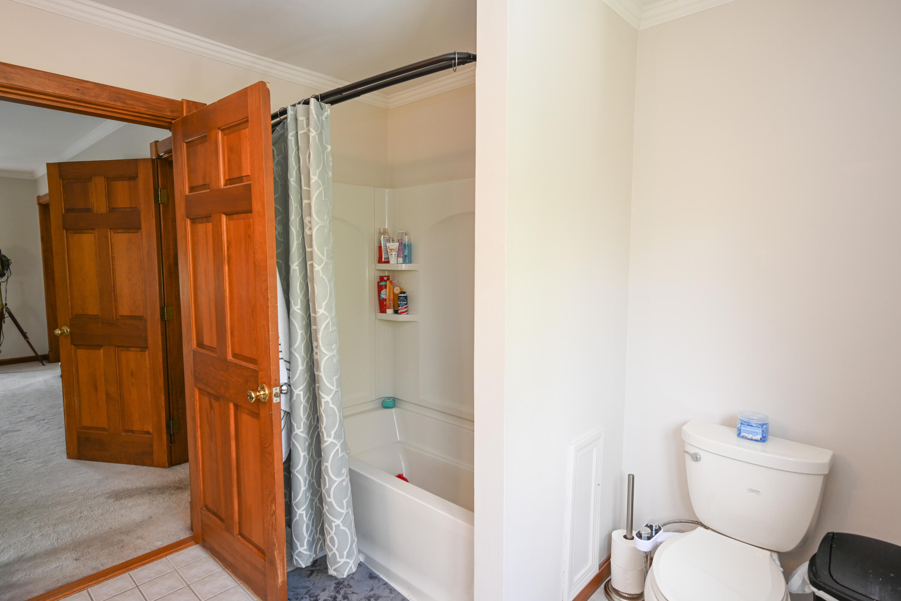 102 Canterbury Road Brewer, ME 04412 - Photo 16 of 24 Primary BR Bath