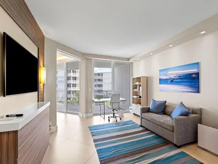 $3,150,000 | 2500 South Ocean Boulevard, Unit 3A3, Palm Beach, FL 33480