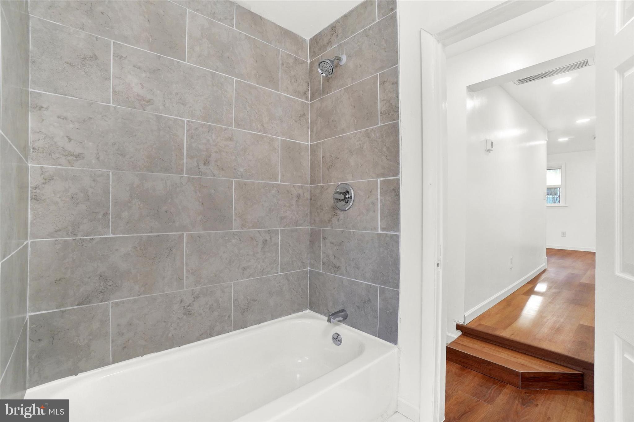 1140 Bowers Bridge Road Manchester, PA 17345 - Photo 15 of 27 Full bath