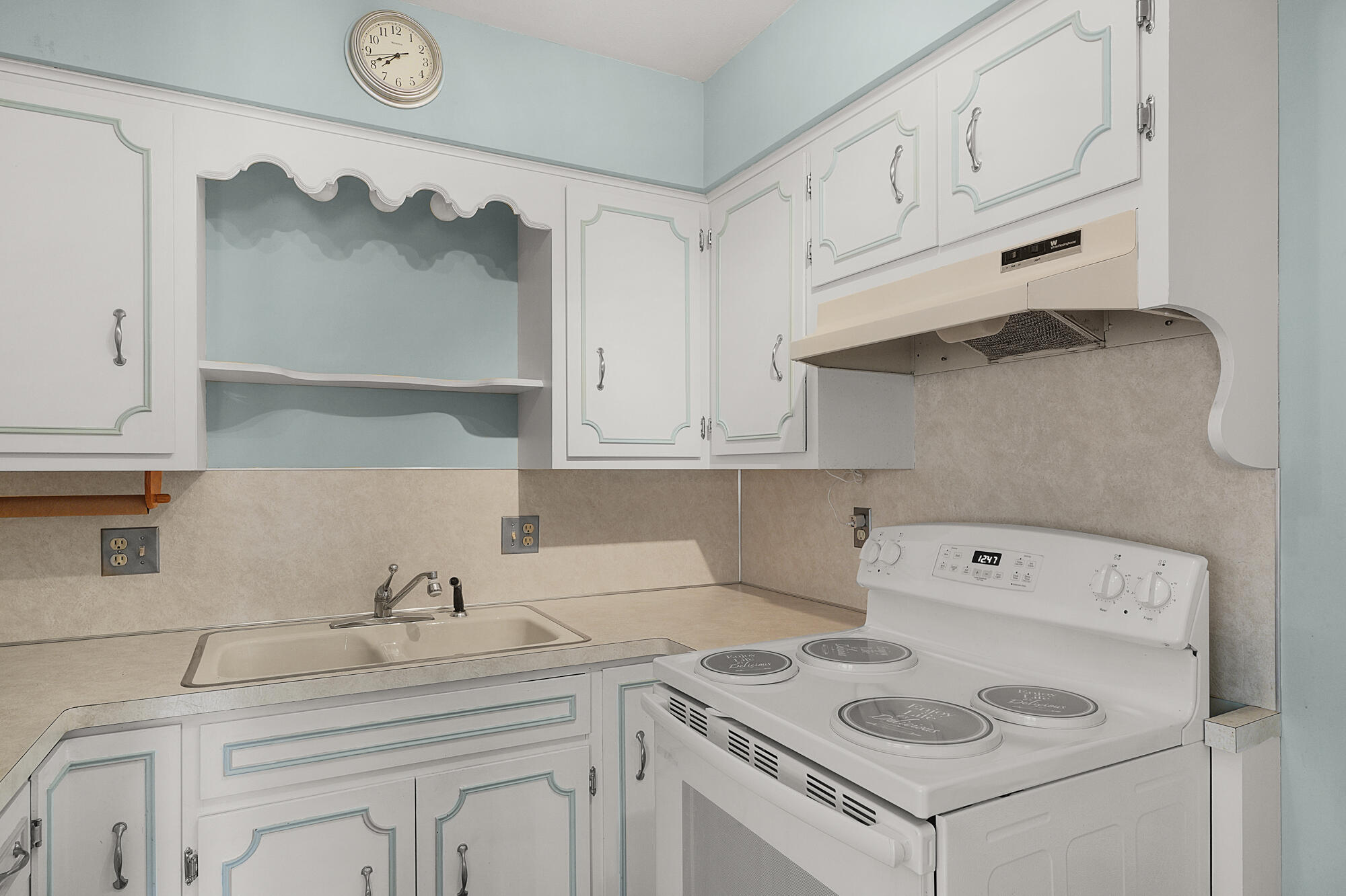 1050 Village Lane Jenison, MI 49428 - Photo 11 of 31 DSC06481