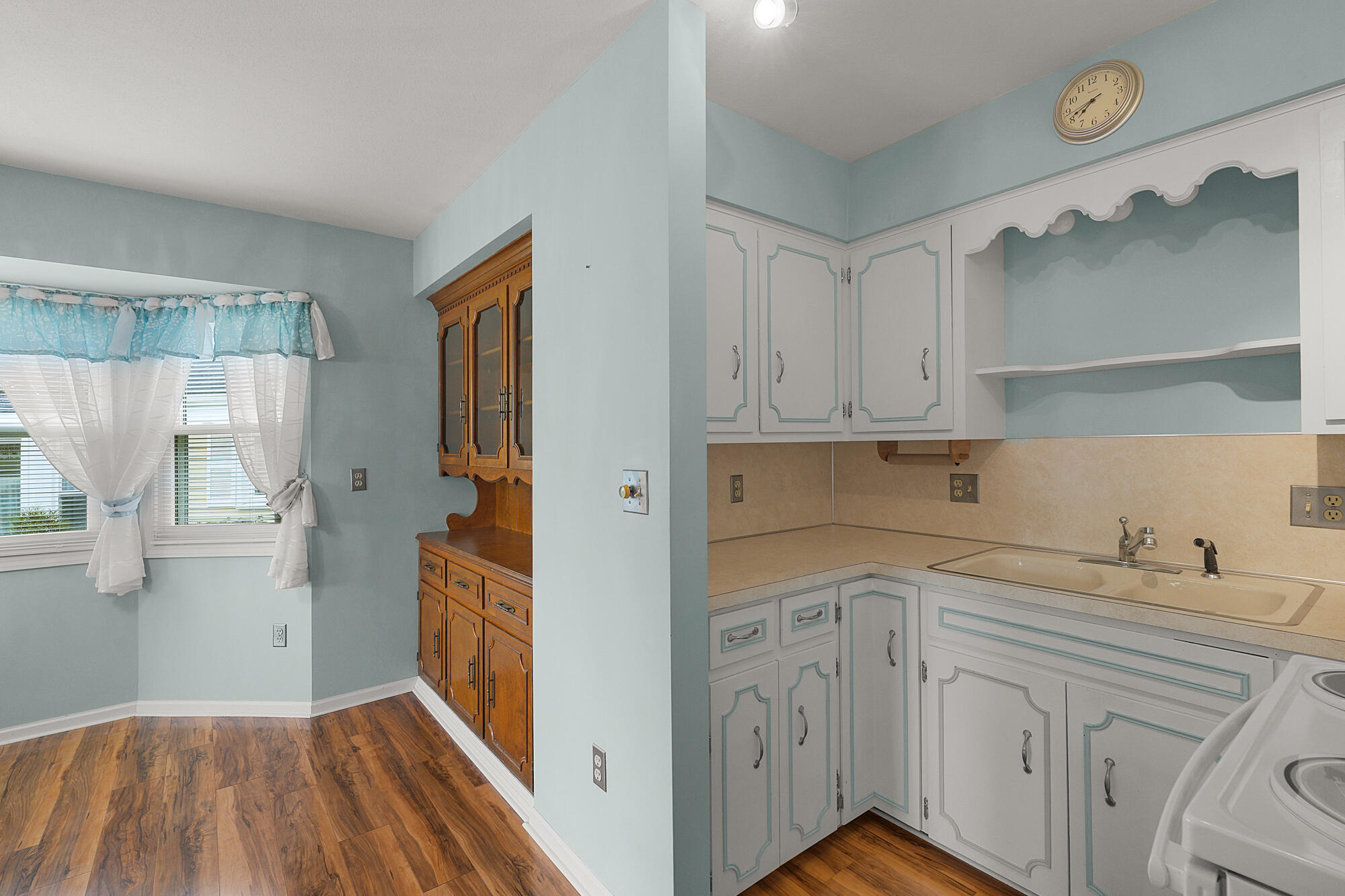 1050 Village Lane Jenison, MI 49428 - Photo 13 of 31 DSC06491