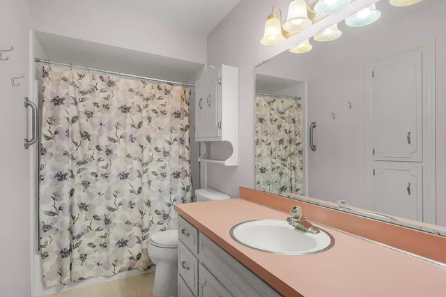 $200,000 | 1050 Village Lane, Jenison, MI 49428