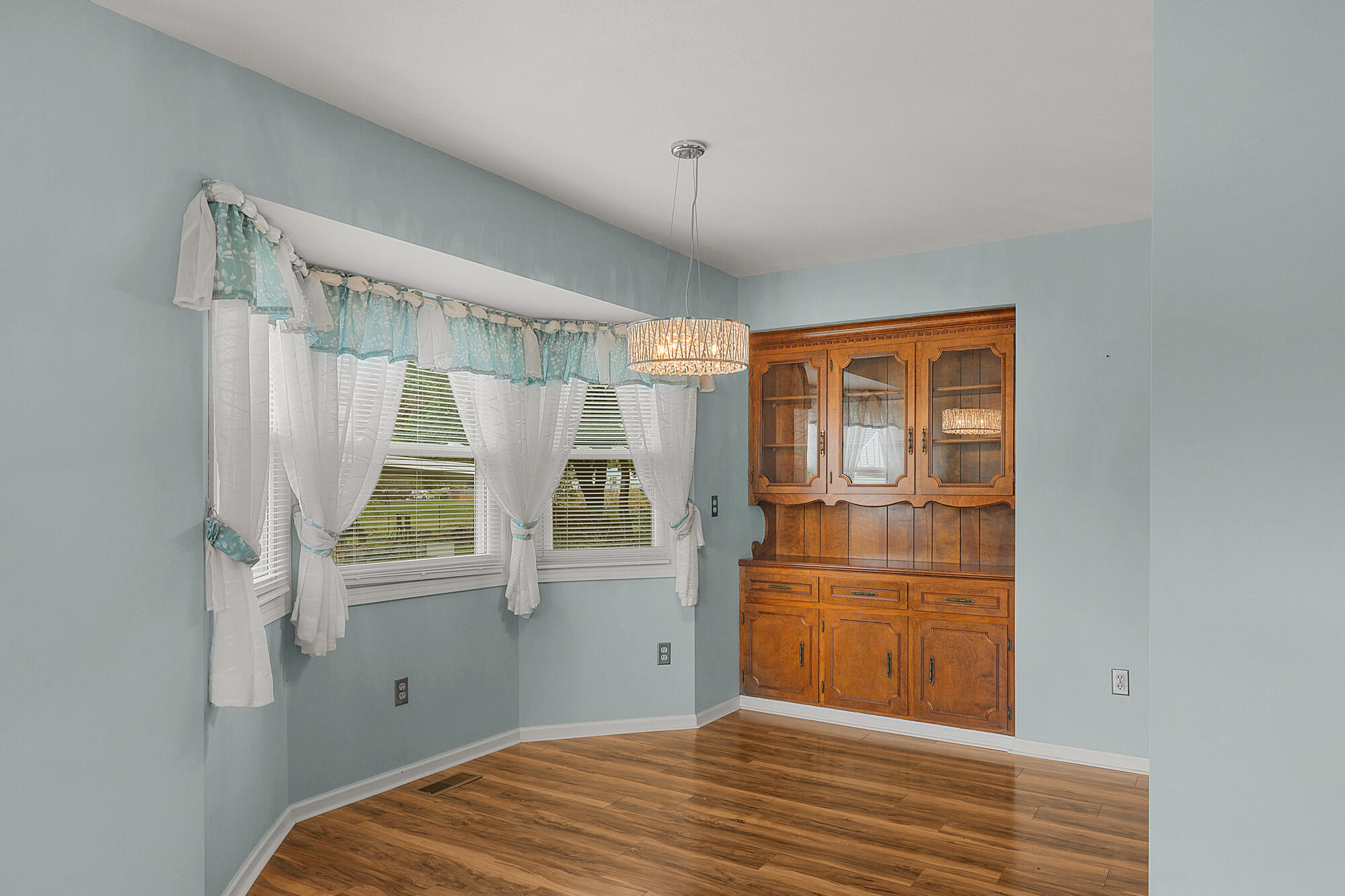 1050 Village Lane Jenison, MI 49428 - Photo 7 of 31 DSC06461