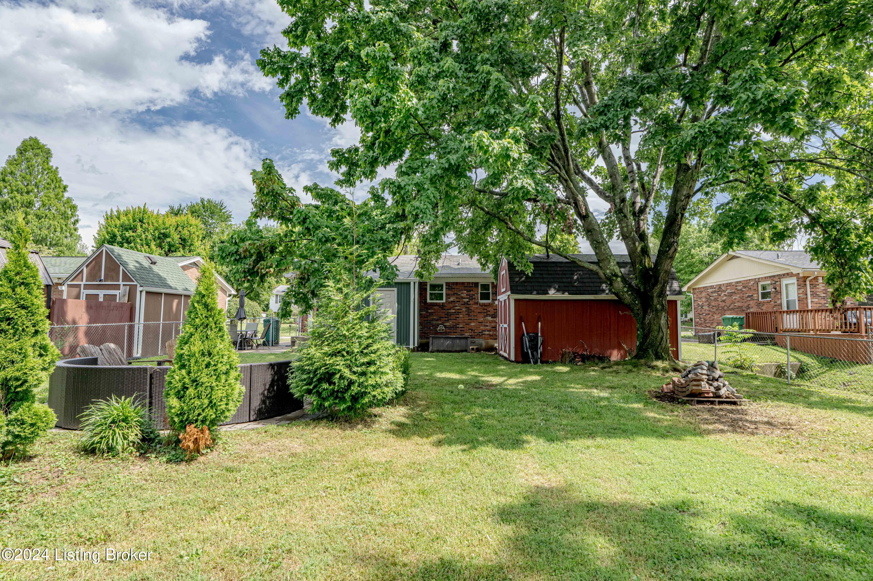 8219 Roseborough Road Louisville, KY 40228 - Photo 33 of 37 DSC00584