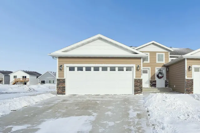 $305,000 | 6309 83rd Avenue South, Horace, ND 58047