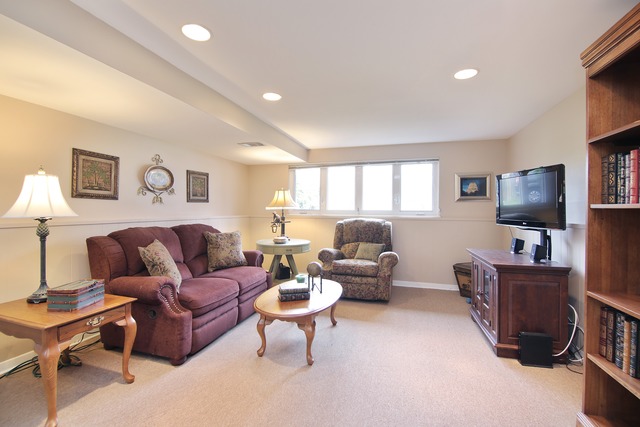 1507 Sunset Ridge Road Northbrook, IL 60062 - Photo 8 of 18