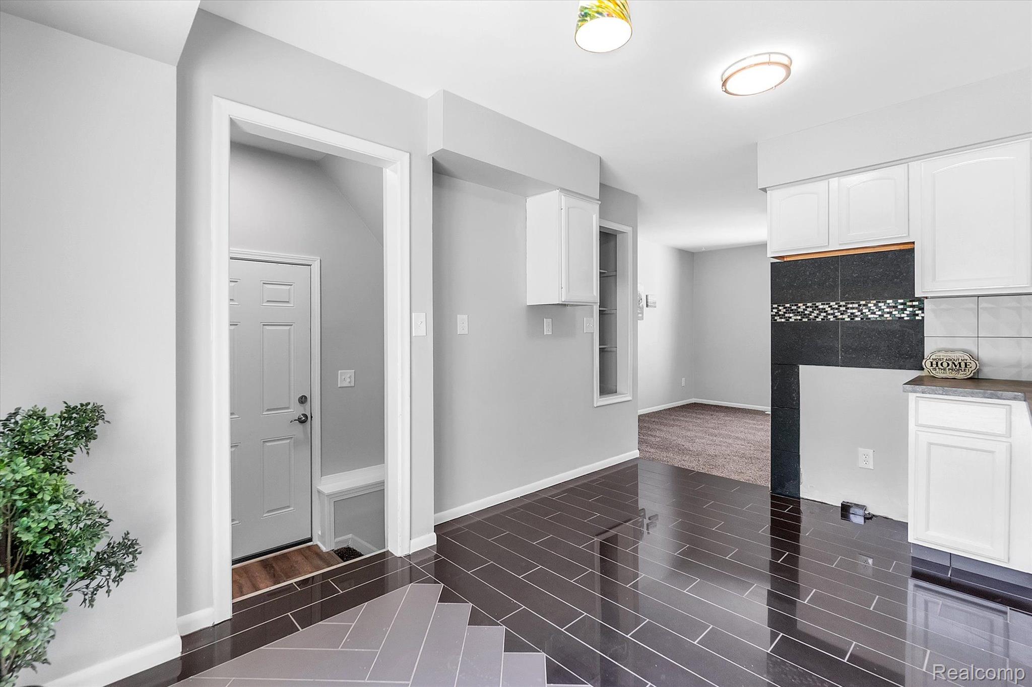 7315 East Carpenter Road Davison, MI 48423 - Photo 9 of 39 Gallery Image 9