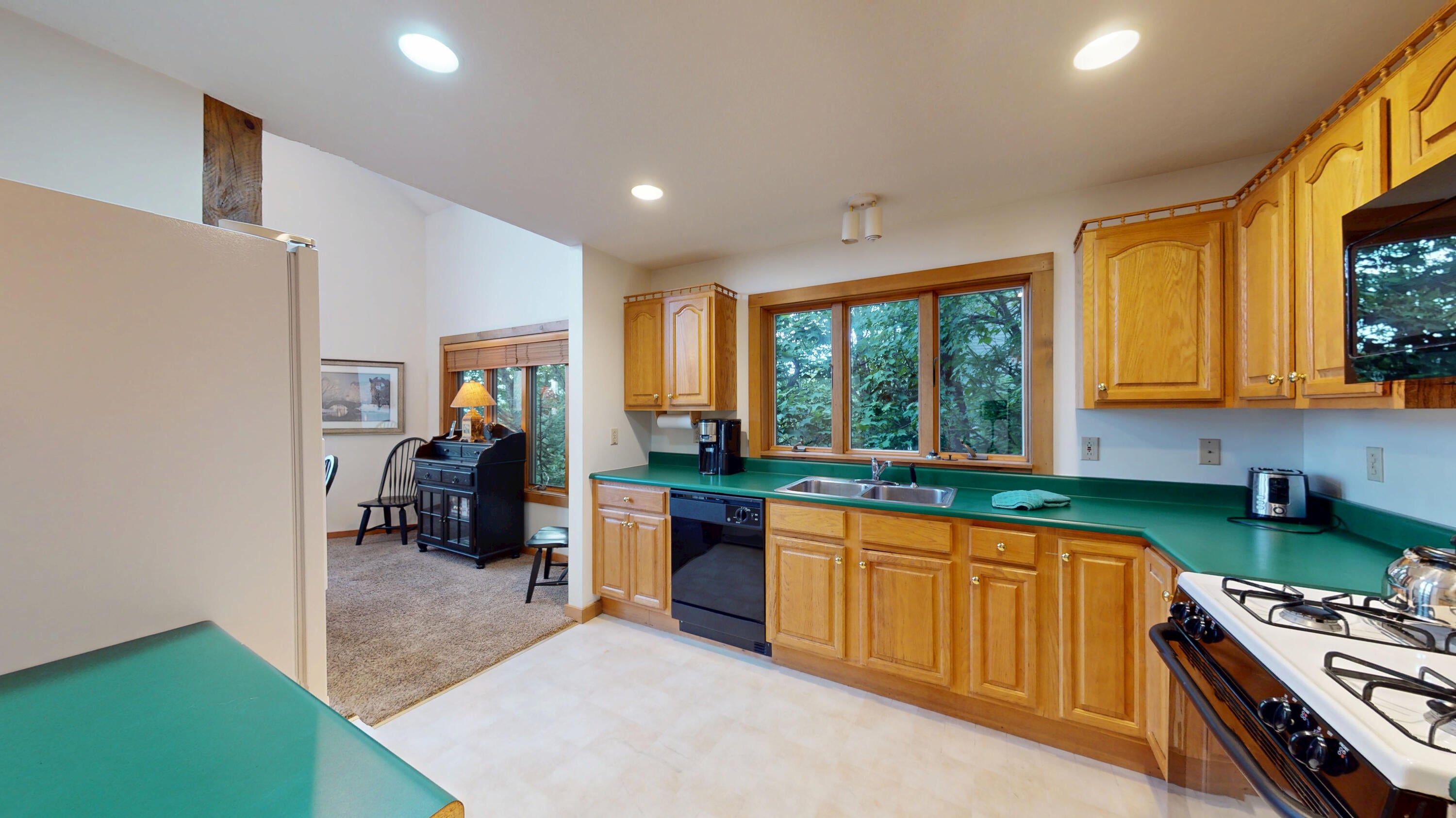 392 North Westridge Road Slatyfork, WV 26291 - Photo 20 of 63 08302025_110538