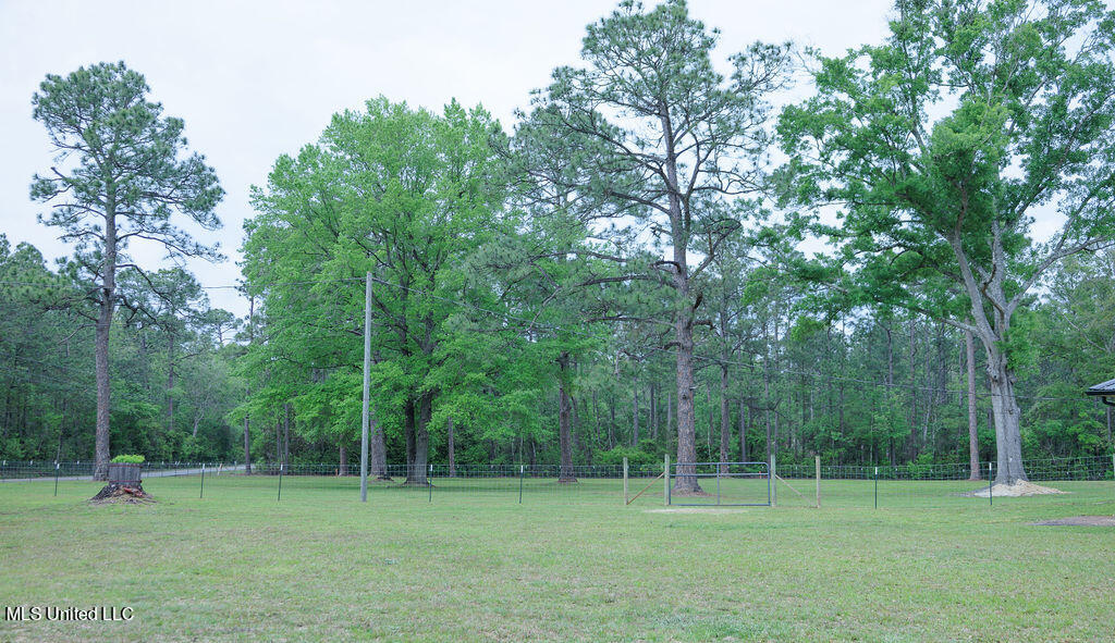 9244 North Oaklawn Road Biloxi, MS 39532 - Photo 4 of 34 IMG_0440