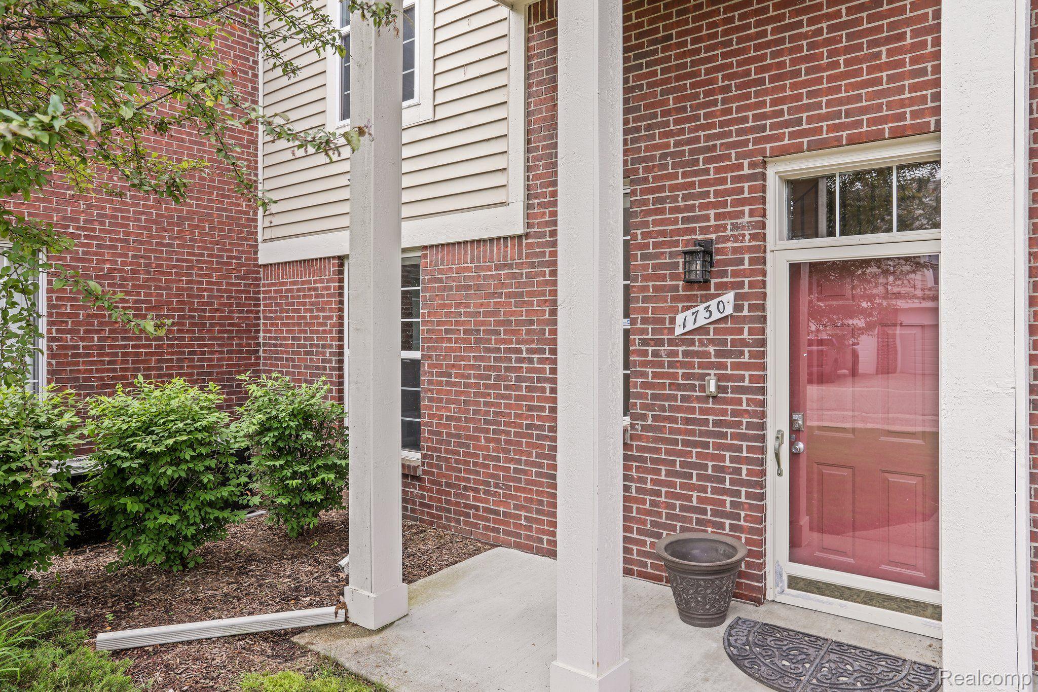 1730 Deepwood Circle Rochester, MI 48307 - Photo 1 of 20 Gallery Image 1