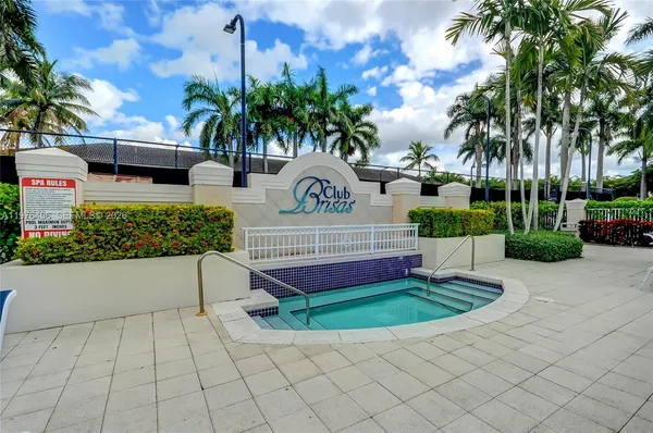 $465,000 | 5737 Northwest 114th Path, Unit 113, Doral, FL 33178