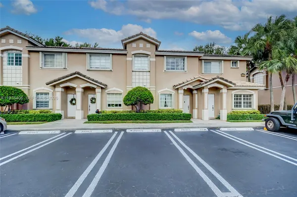 $465,000 | 5737 Northwest 114th Path, Unit 113, Doral, FL 33178