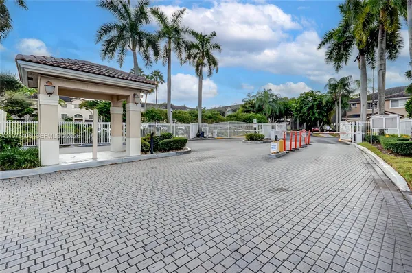 $465,000 | 5737 Northwest 114th Path, Unit 113, Doral, FL 33178