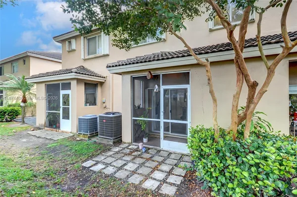$465,000 | 5737 Northwest 114th Path, Unit 113, Doral, FL 33178