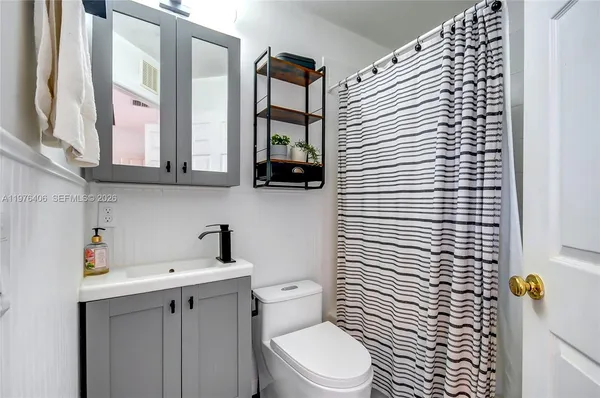 $465,000 | 5737 Northwest 114th Path, Unit 113, Doral, FL 33178