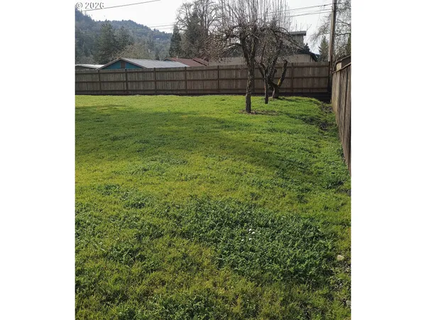 $92,500 | 0 West Ballf Street, Roseburg, OR 97471