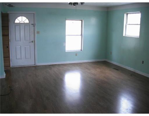 127-now125 Mount Hope Ridge Road Claysville, PA 15323 - Photo 4 of 18 Living Room.