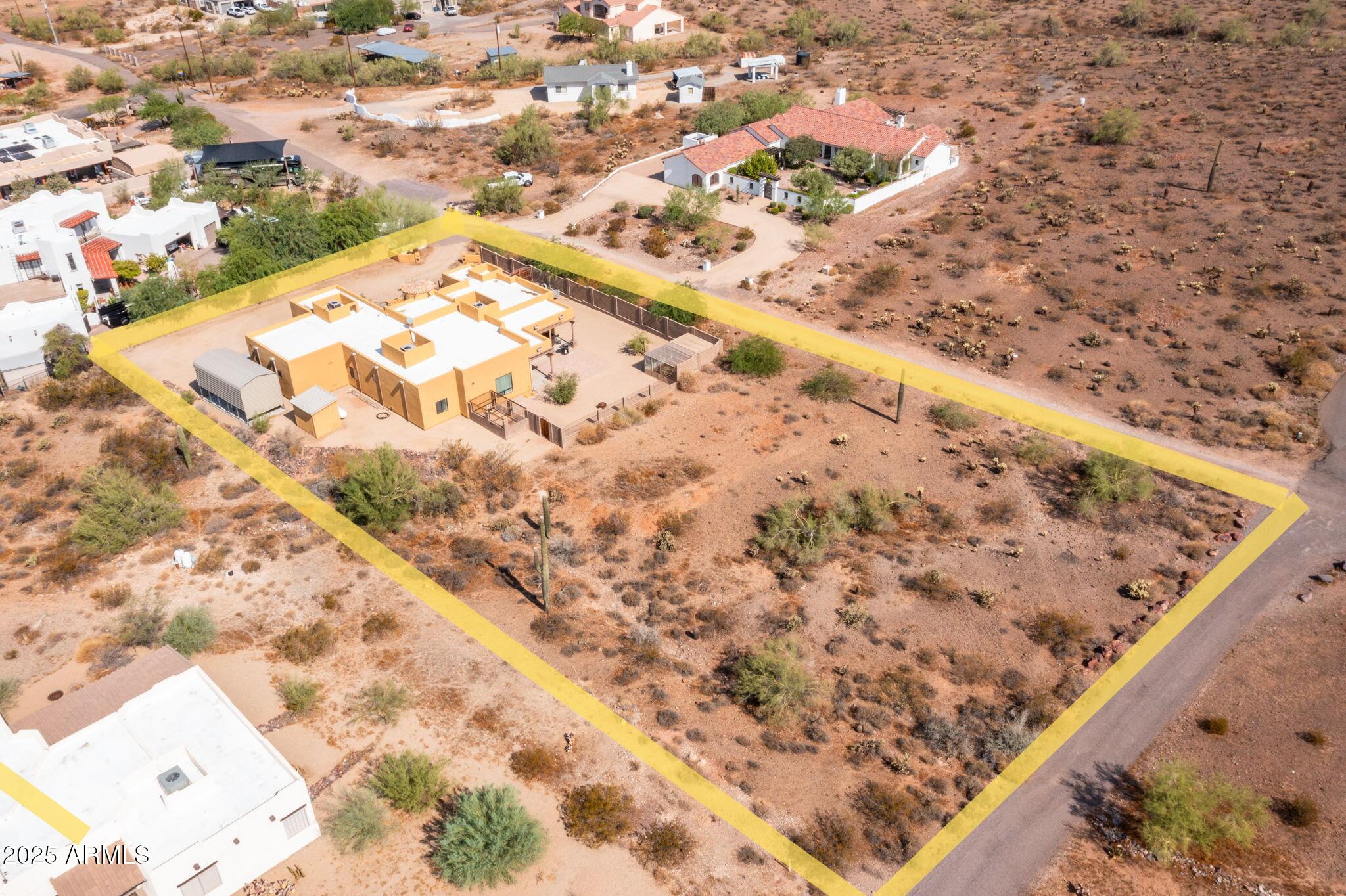 323 West Quartz Rock Road Phoenix, AZ 85085 - Photo 1 of 40 Approx Property Lines