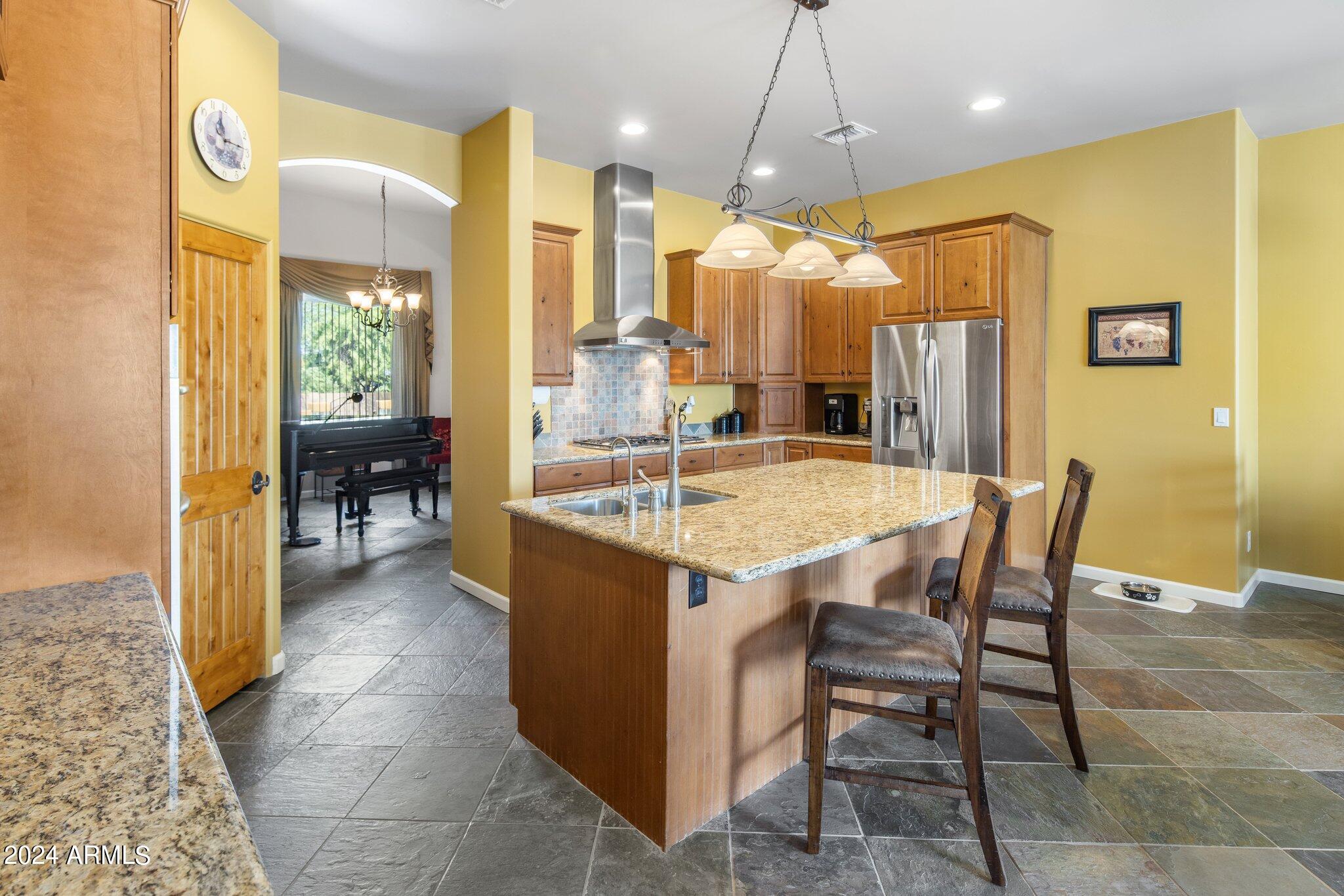 323 West Quartz Rock Road Phoenix, AZ 85085 - Photo 11 of 40 Kitchen