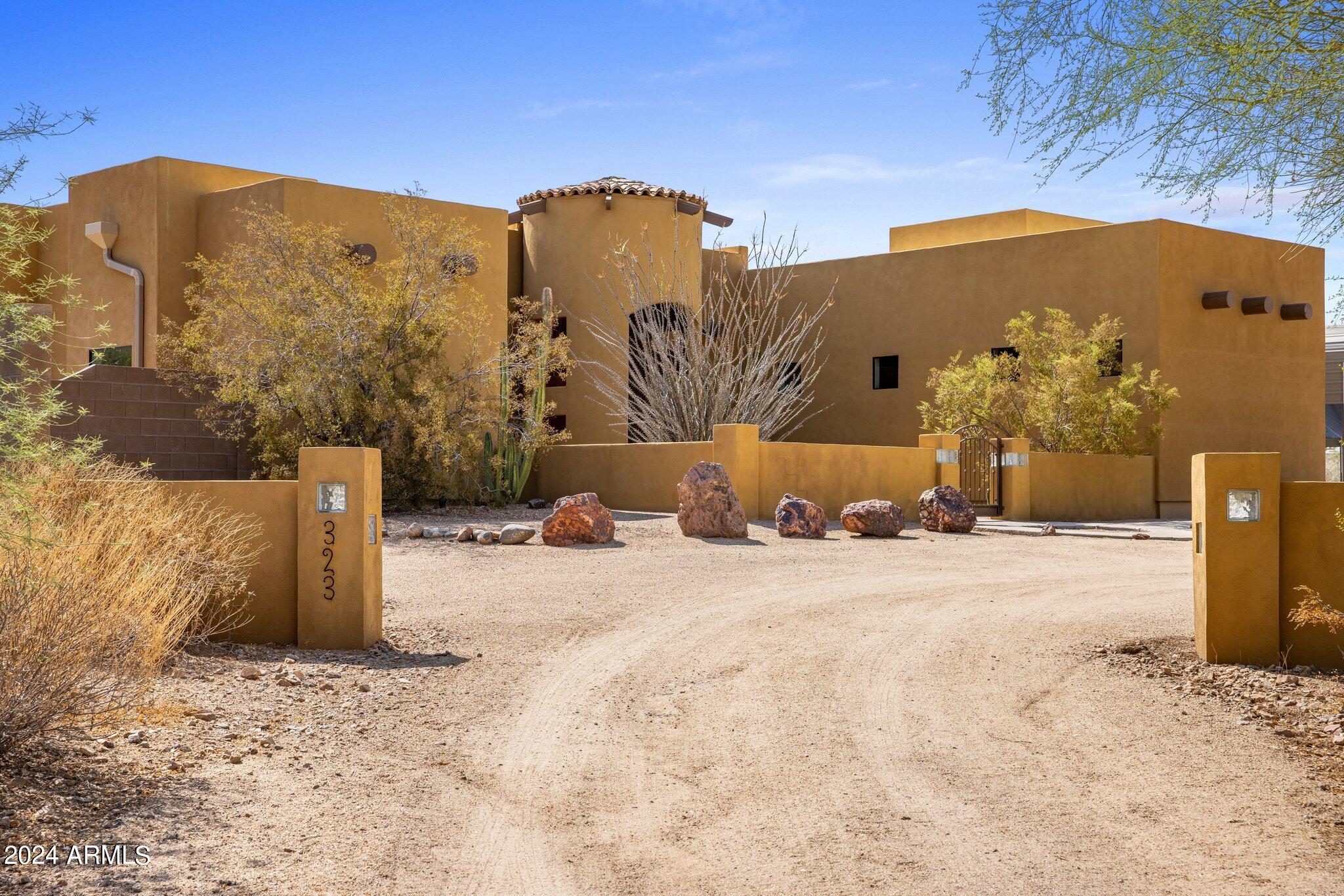 323 West Quartz Rock Road Phoenix, AZ 85085 - Photo 2 of 40 Front