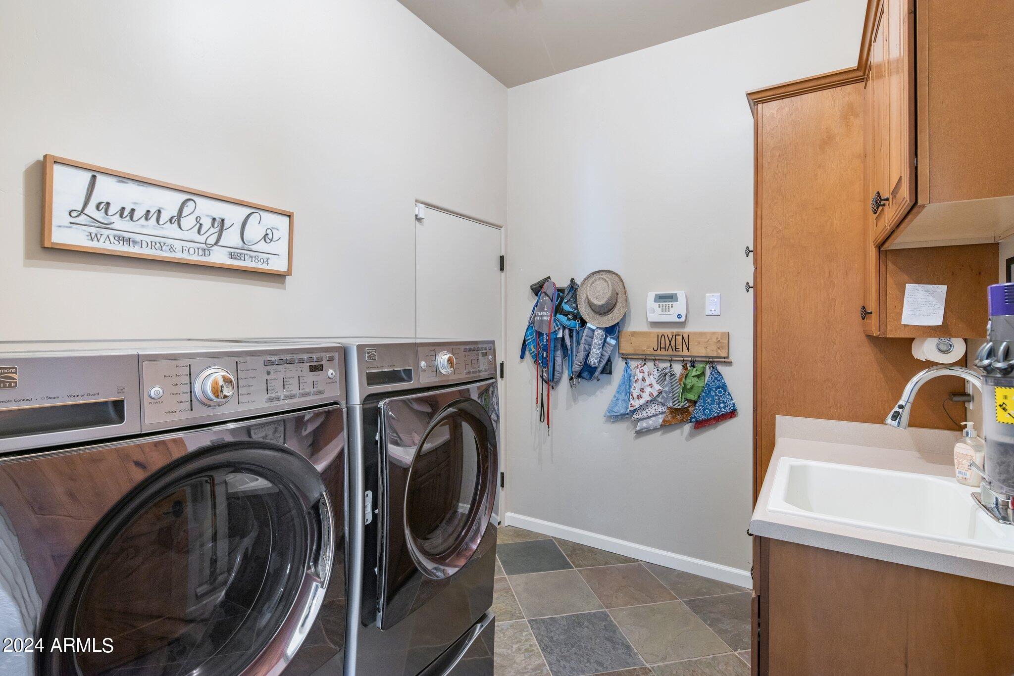 323 West Quartz Rock Road Phoenix, AZ 85085 - Photo 23 of 40 Inside Laundry