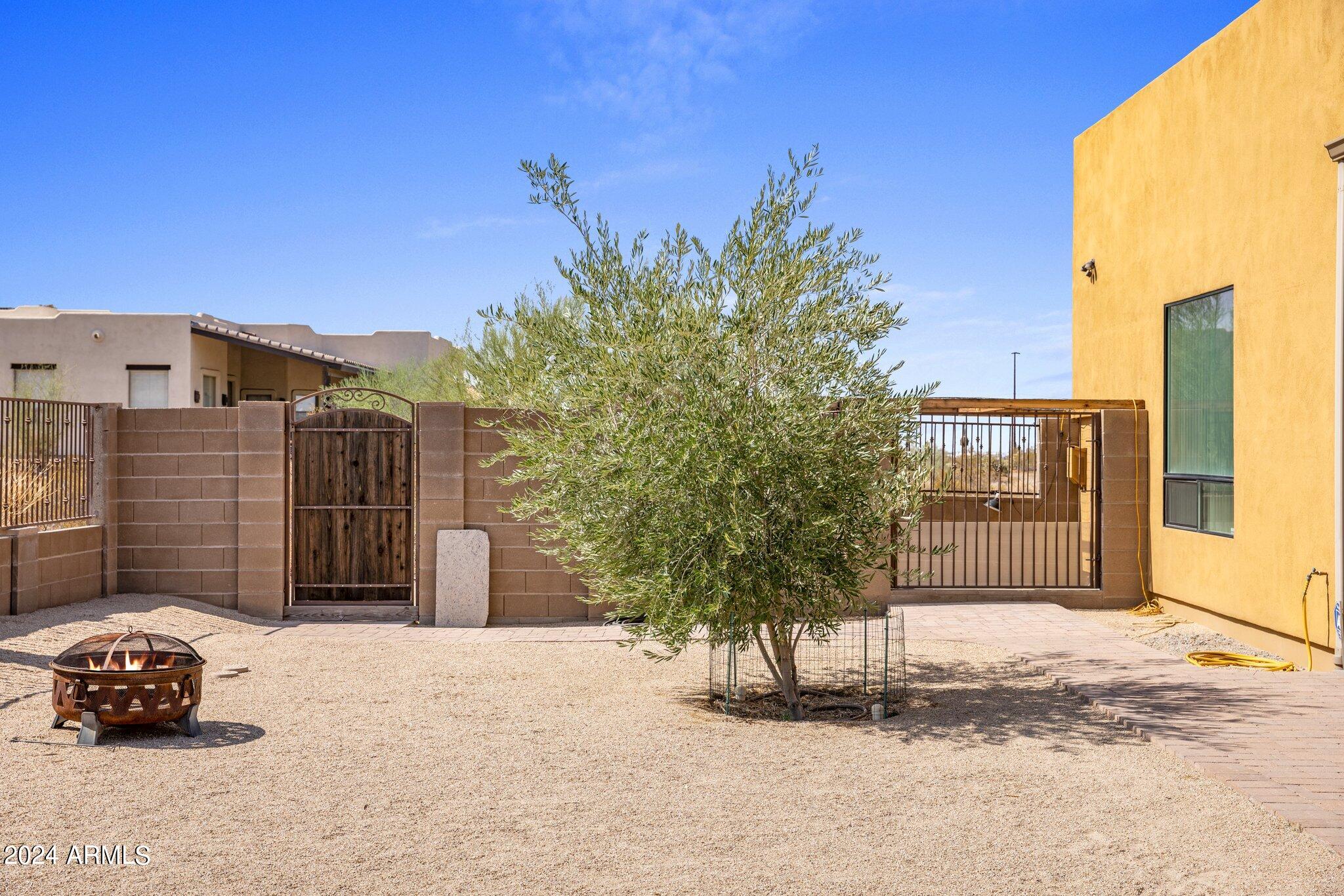 323 West Quartz Rock Road Phoenix, AZ 85085 - Photo 30 of 40 Backyard with Dog Run