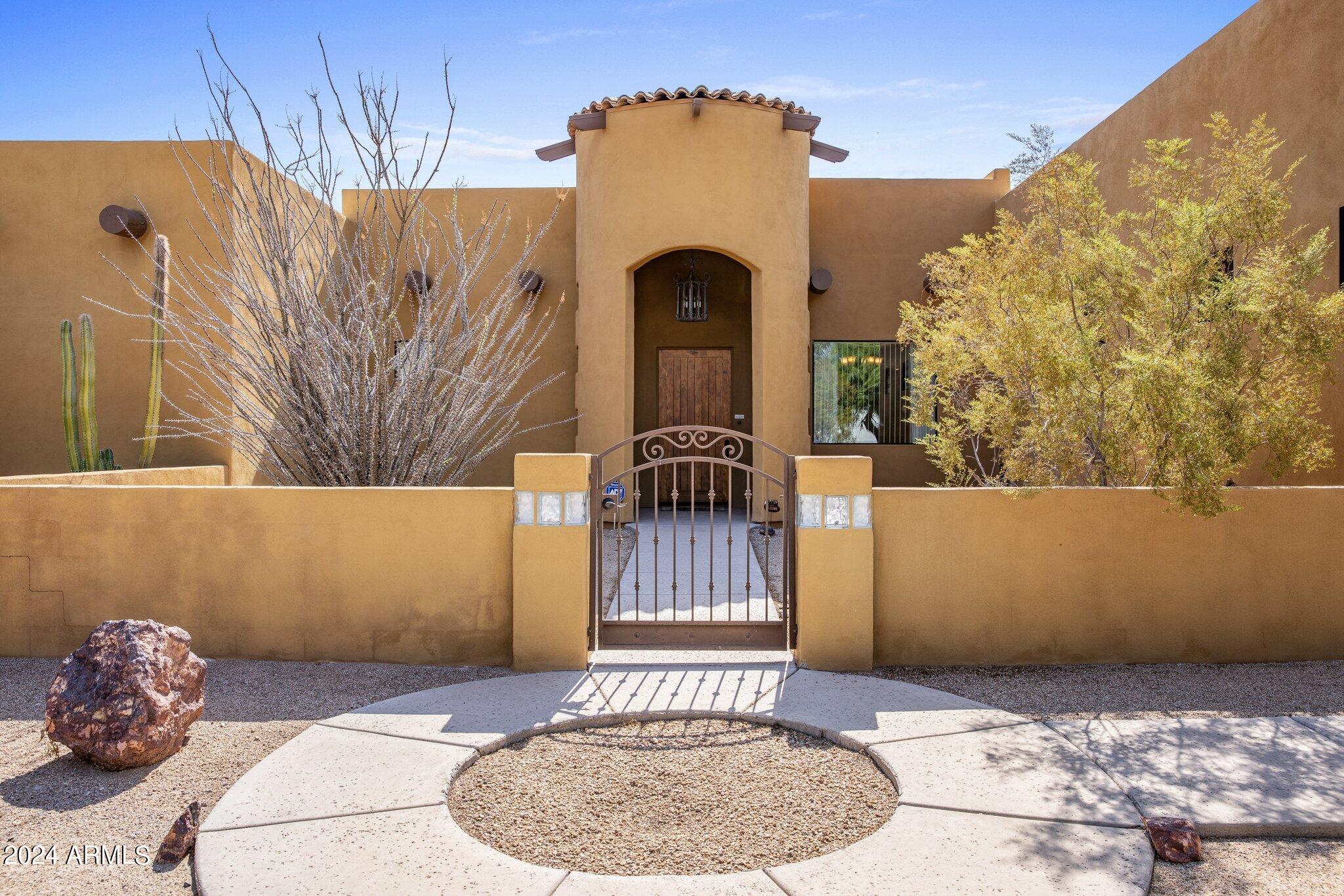 323 West Quartz Rock Road Phoenix, AZ 85085 - Photo 3 of 40 Courtyard Entry