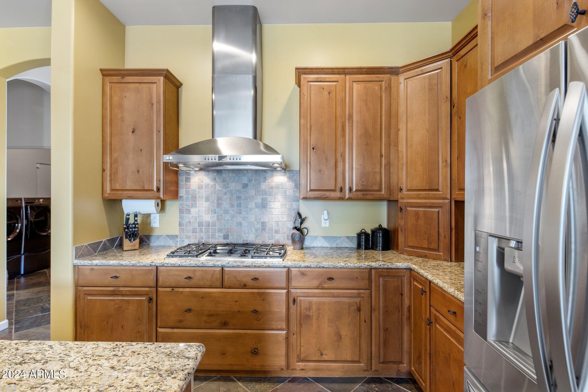 323 West Quartz Rock Road Phoenix, AZ 85085 - Photo 10 of 40 Gas Cooktop (propane)