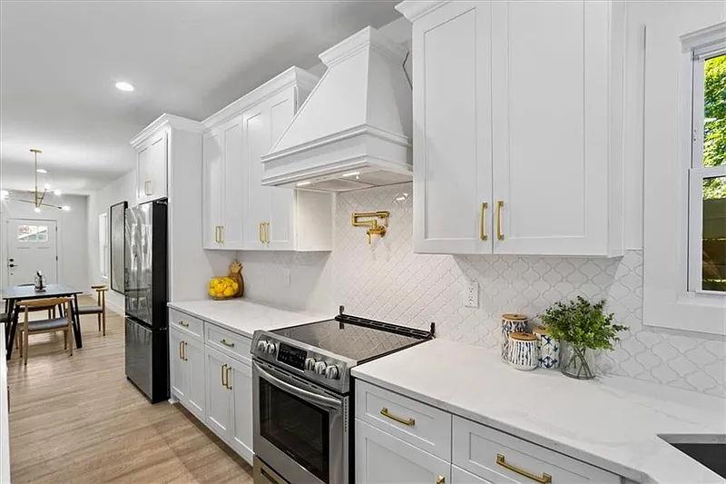 987 Fair Street Southwest Atlanta, GA 30314 - Photo 7 of 38