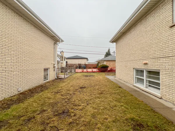 $3,000 | 4716 Thatcher Avenue, Norridge, IL 60706