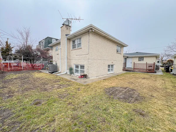 $3,000 | 4716 Thatcher Avenue, Norridge, IL 60706