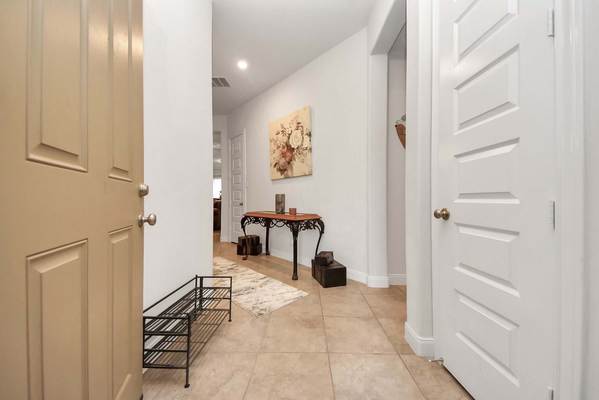 8806 Chapada Highlands Drive Cypress, TX 77433 - Photo 5 of 42 a view of a hallway with seating area