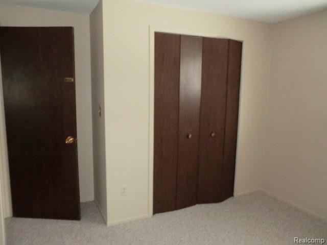 25925 Schoenherr Road Warren, MI 48089 - Photo 12 of 13 CIMG9934.jpg