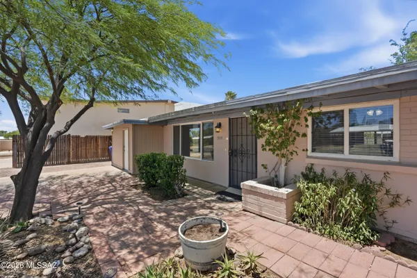 $350,000 | 5951 East Eli Drive, Tucson, AZ 85711