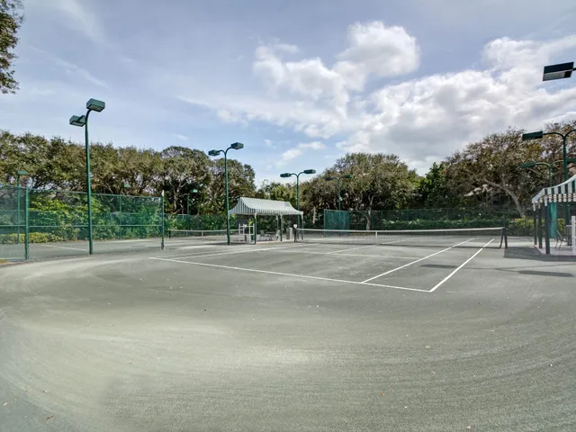 a view of a tennis court