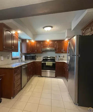 $380,000 | 3800 Southwest Nottingham Road, Topeka, KS 66610