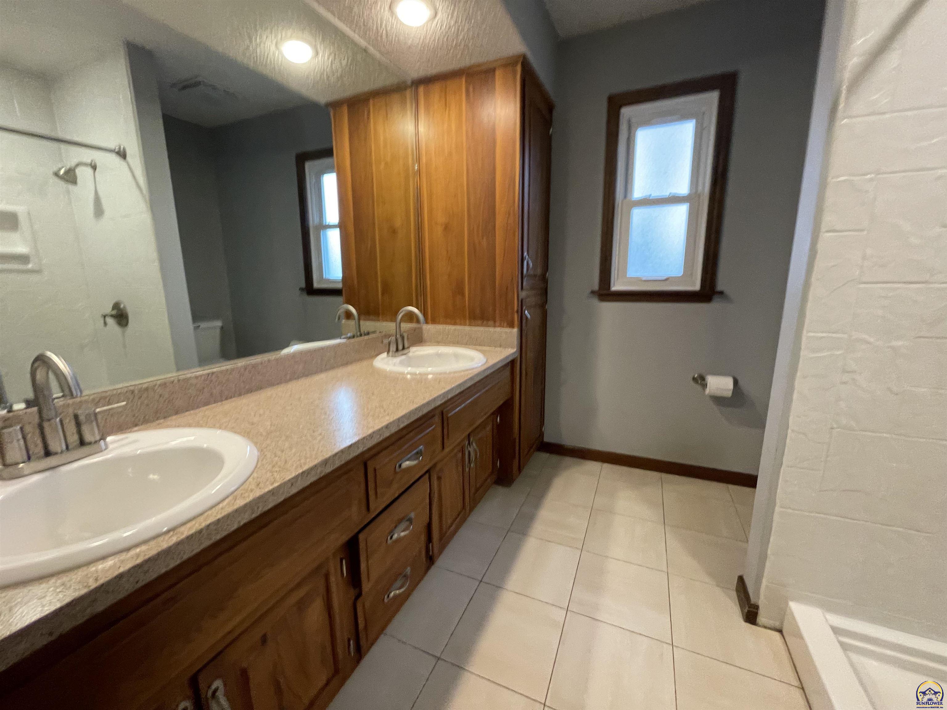 3800 Southwest Nottingham Road Topeka, KS 66610 - Photo 27 of 45