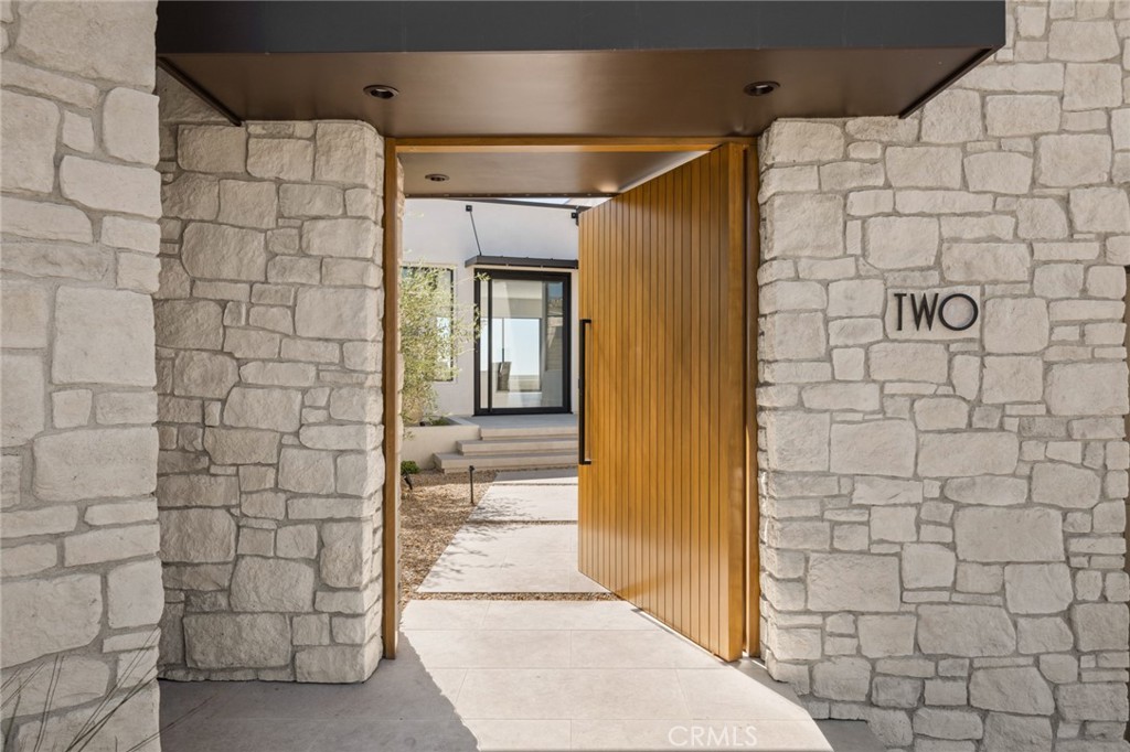 2 Twin Lakes Circle Corona del Mar, CA 92625 - Photo 4 of 31 a bathroom with a shower