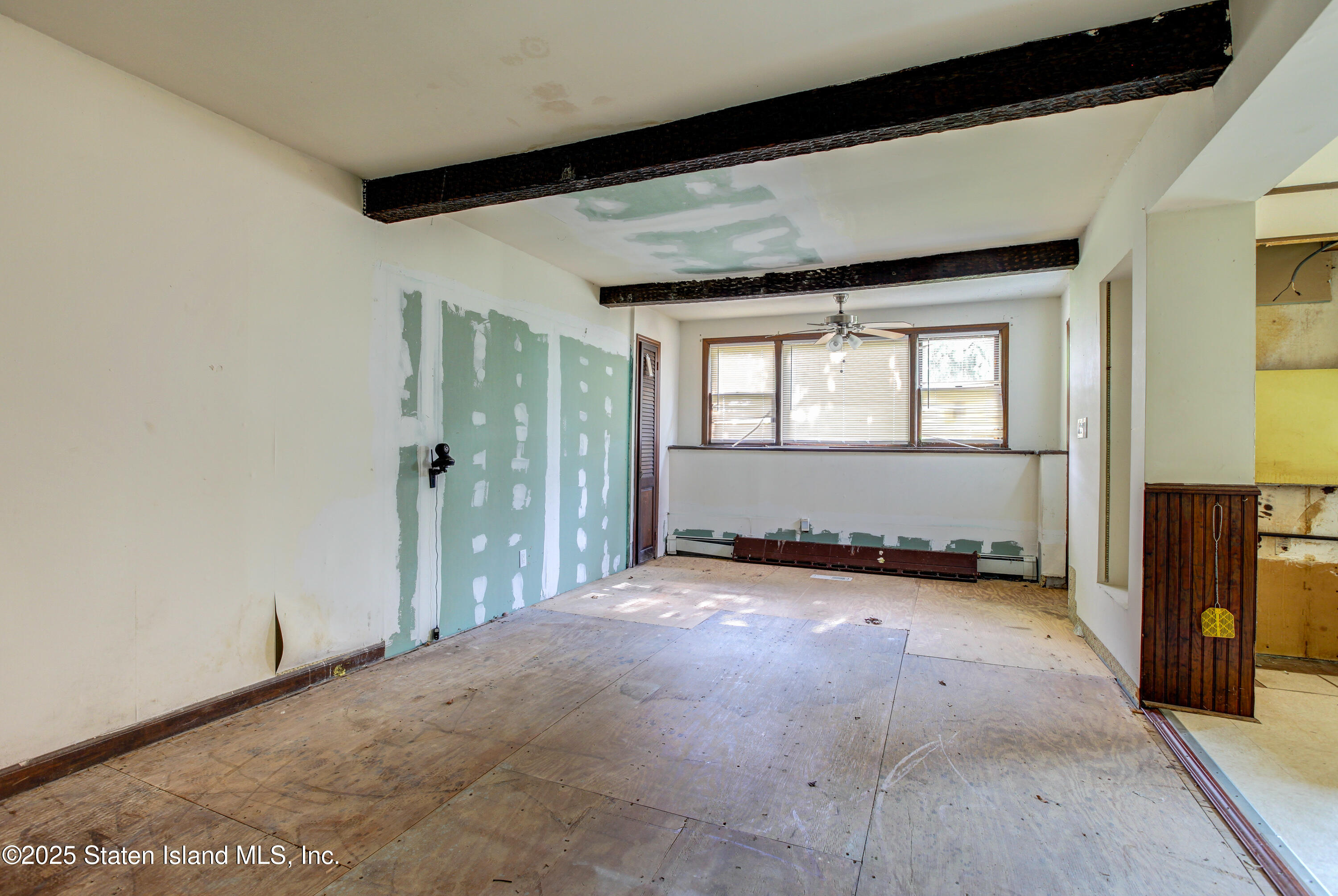 83 Mountainside Road Staten Island, NY 10304 - Photo 13 of 29 83 Mountainside Rd, Staten Island05