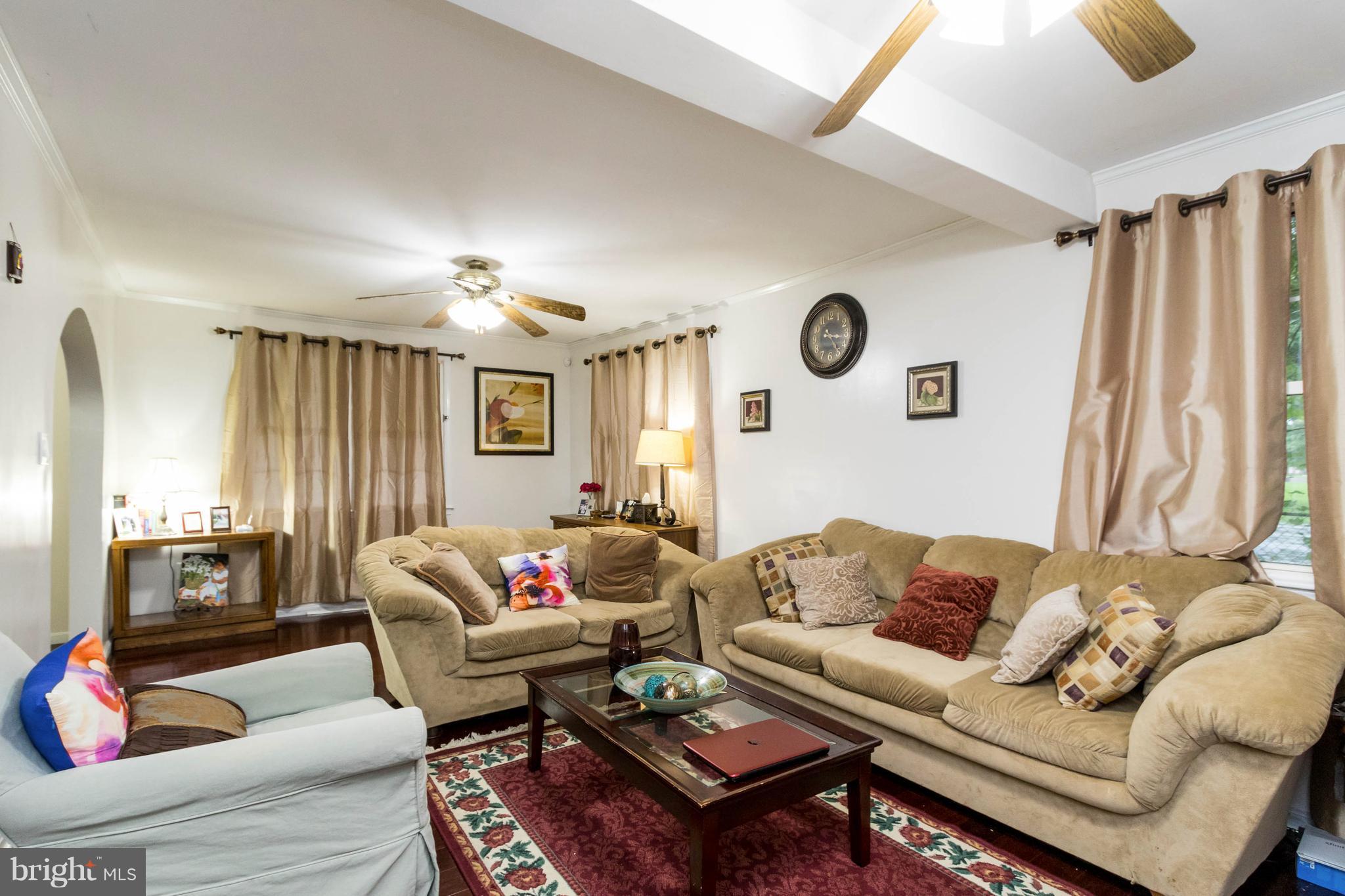 6610 Horseshoe Road Clinton, MD 20735 - Photo 5 of 13 Living Room
