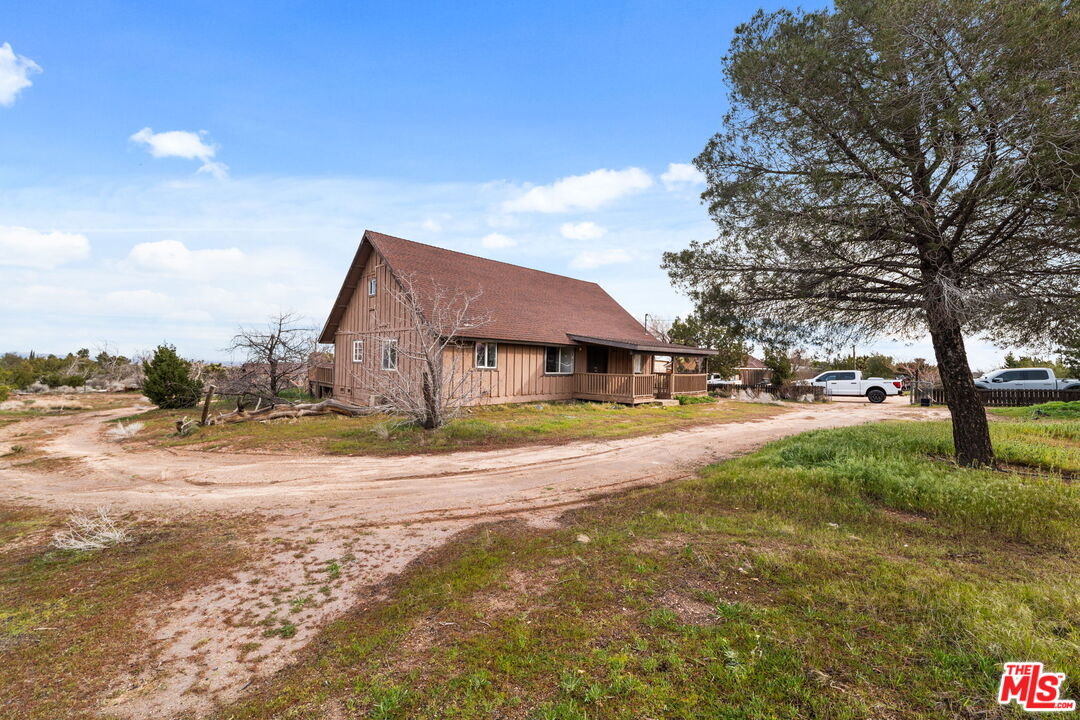 6906 Phelan Road Phelan, CA 92371 - Photo 3 of 42