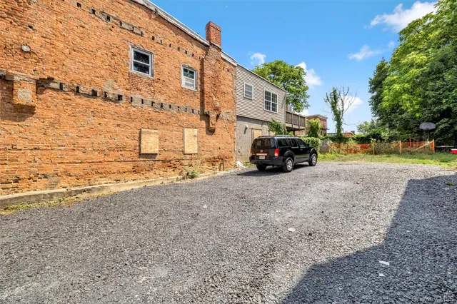 a car parked in front of a building